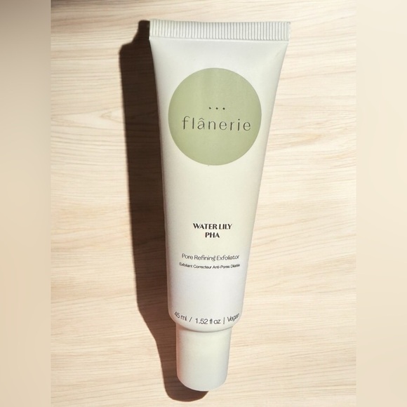 FLANERIE Water Lily PHA Pore Refining Exfoliator Brand New Sealed 1.52 Fl Oz - Picture 1 of 8